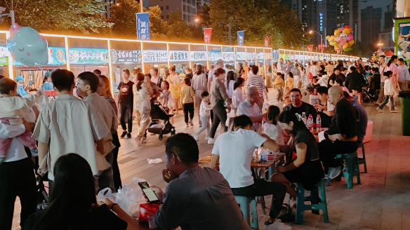 不朽情缘mg官网城市广场获评首批湖南省夜间消费聚集示范区